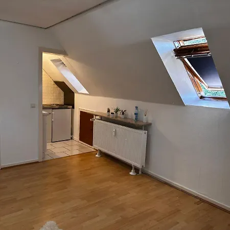 A&v Gemuetliche Rheinblick Daisy Apartment Duisburg